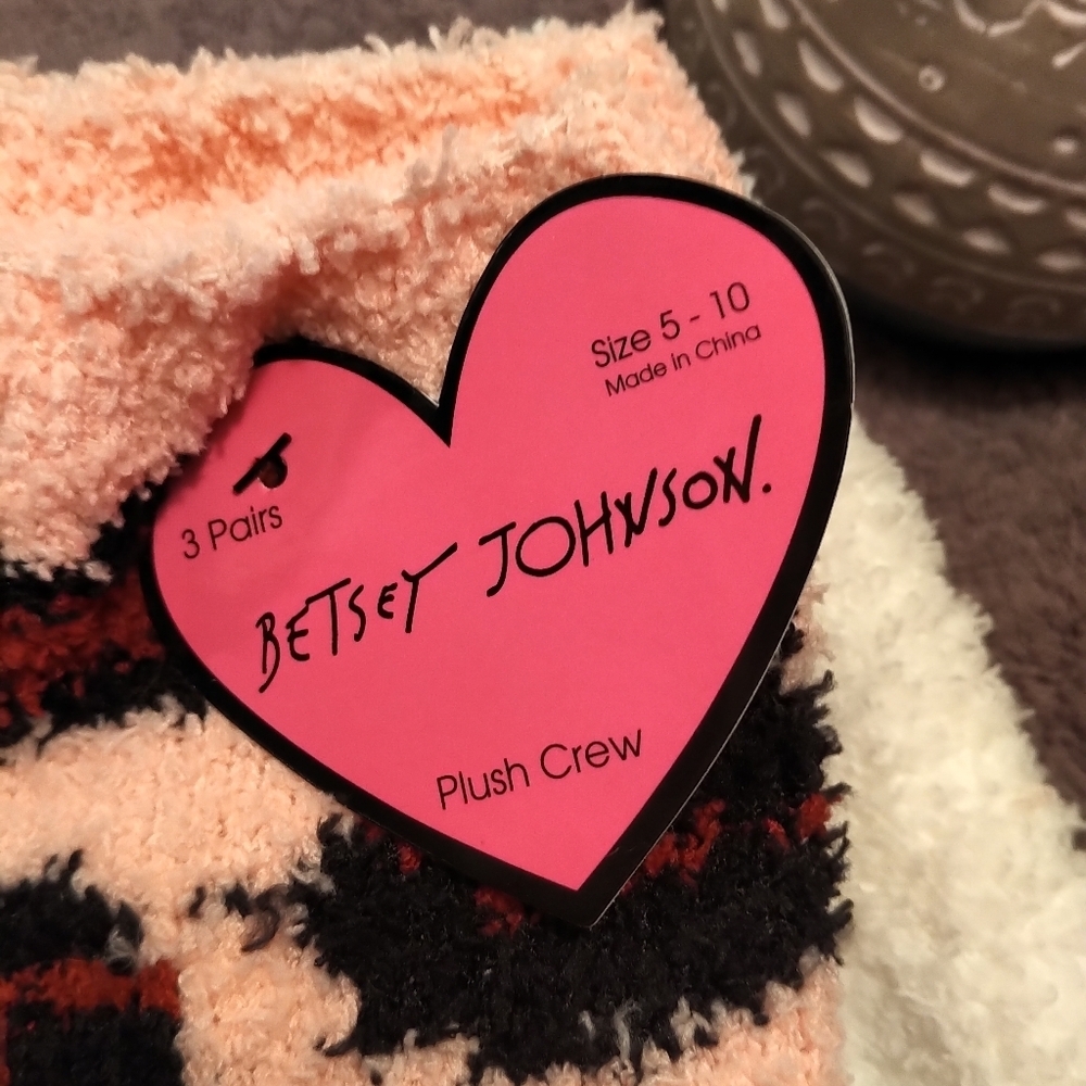 🆕Betsey Johnson Cozy Plush Crew Socks - 3 PACK - Picture 6 of 7